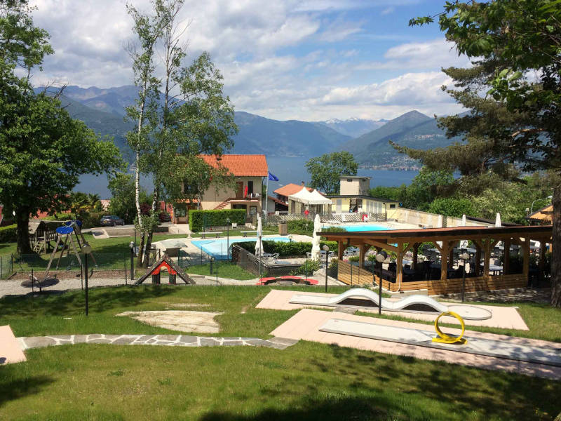 Auch der Ausblick vom Minigolf-Platz ist fantastisch